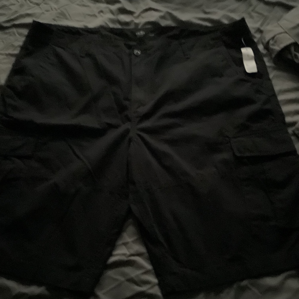 Old navy Black Cargo shorts NWT size 44